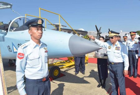 Первые шесть самолетов Як-130 введены в состав ВВС Мьянмы