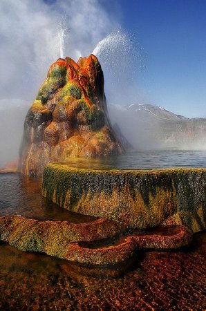 В нашем мире много удивительного : Чудо - гейзер Радужная гора