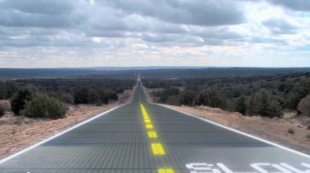 В Китае построили второй участок дороги из солнечных батарей