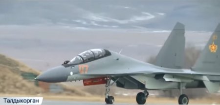 Казахстан получил еще два истребителя Су-30СМ