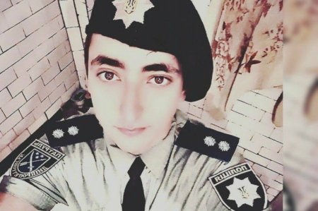 «Перепутал униформы?» Украинский полицейский угодил в нацистский скандал
