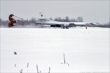 Владимир Путин посетил Казанский авиазавод и посмотрел демонстрационный полёт Ту-160М «Пётр Дейнекин»