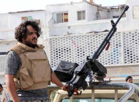 В йеменском Адене идут бои между сторонниками и противниками Хади