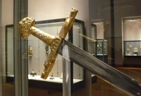 Самые загадочные и знаменитые мечи, о которых слагали легенды