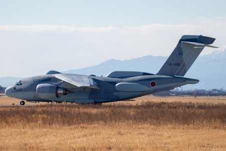 Новый японский самолет радиотехнической разведки