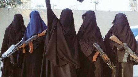 Суд Ирака приговорил 12 женщин-боевиков к смертной казни
