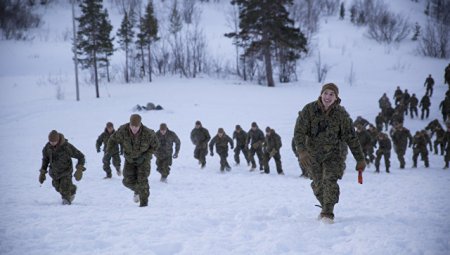 Американские военные начали готовиться к русской зиме или с 23-м по пиндосски.