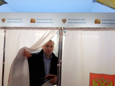 Директор Центра АСТ принял участие в голосовании на выборах Президента России