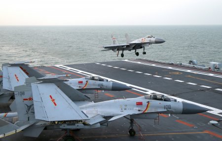 Российские корабельные летчики будут проходить подготовку на китайском авианосце "Ляонин"