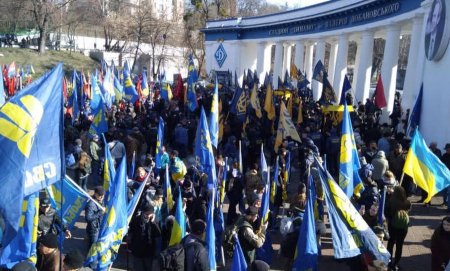 Националисты идут пикетировать Кабмин, Раду и Банковую