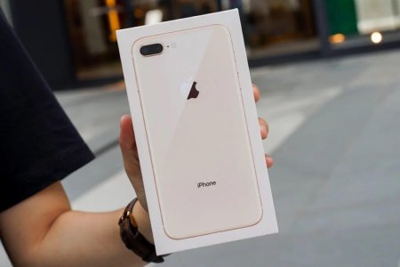 Появились первые официальные фото золотого iPhone X Plus‍