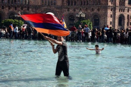 Хочу от всей души поздравить армян!