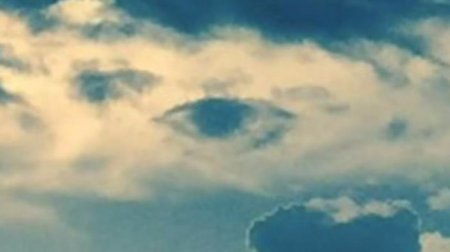 Уфолог запечатлел «небесный глаз» в Нидерландах