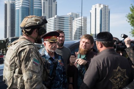 Фонд Кадырова оказал денежную помощь родным погибших при атаке на храм в Гр ...