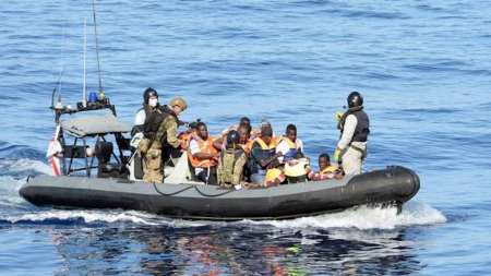 Девять мигрантов погибли при крушении судна в Антальи