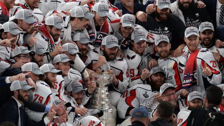 «Они прославляют российский хоккей»: как восхищались победой Овечкина и Куз ...
