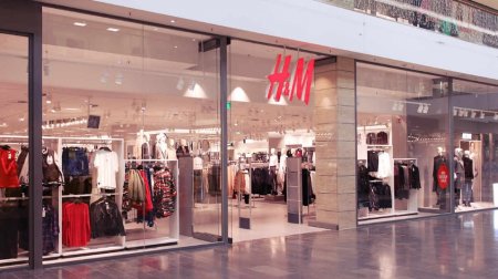 В H&M сообщили, когда откроют первый магазин в Украине