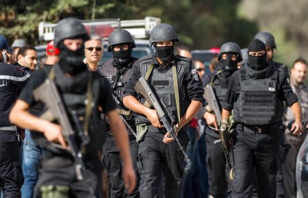 Новая головная боль Туниса: к забастовкам студентов готовятся присоединиться военные