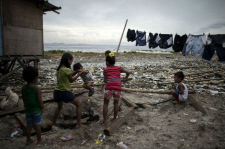 Мощный тайфун вызвал 28 жертв на Филиппинах и угрожает Китаю