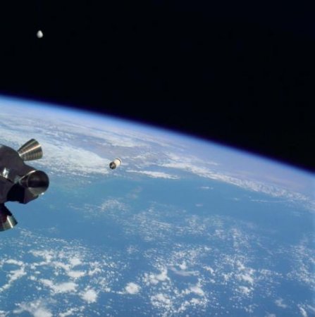 С МКС случайно засняли мчащийся над Землей НЛО