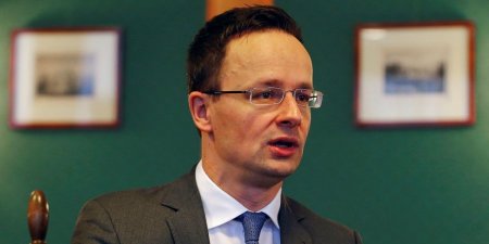 Венгрия прокомментировала введение военного положения в Украине