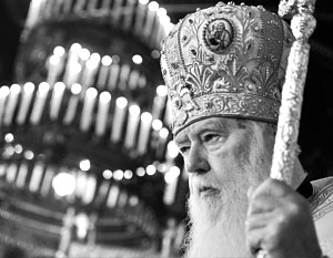 Киевский «патриарх» устроил бунт против церковного проекта Порошенко