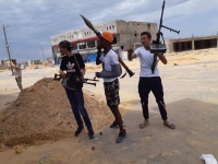 Ливийская армия увязла в боях к югу от Триполи