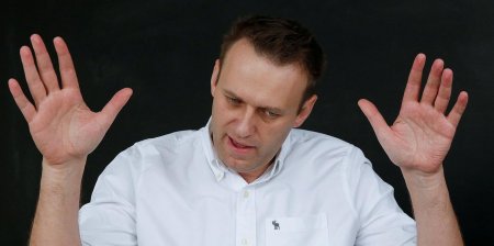 Политолог считает, что за Майданом, событиями в Грузии и Навальным стоят спонсоры с Запада