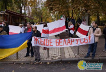 «За украинскую Украину без проклятых ж*дов и м*скалей»