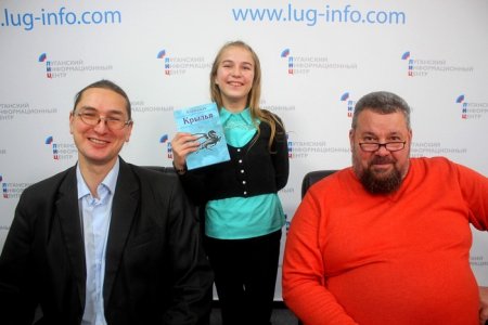 Страна моральных уродов: Украина внесла на «Миротворец» еще одного «врага» - 12-ти летнюю писательницу и драматурга Фаину Савенкову из ЛНР.