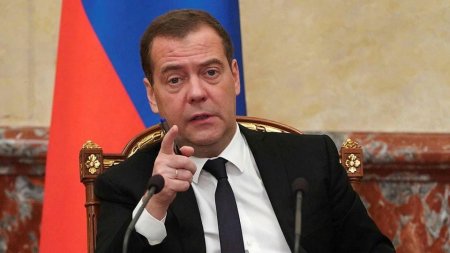 Медведев призвал «перестать миндальничать» и ужесточить ответственность для иноагентов, вплоть до «уголовки»