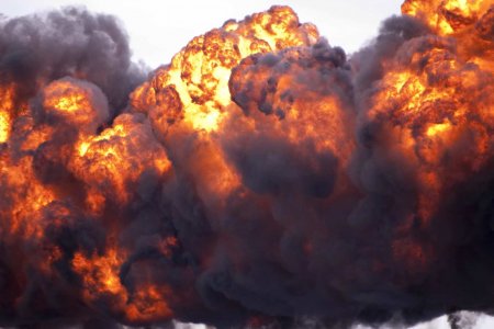 Первые кадры горящей Новой Каховки после удара из американских Himars (ВИДЕО)