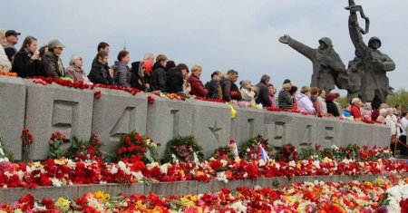 Нацисты приступили к сносу памятника воинам-освободителям в Риге (+ВИДЕО, ФОТО)