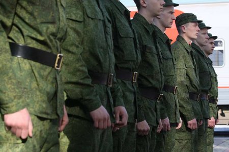В Хакасии жёны мобилизованных при поддержке Народного фронта добились справ ...