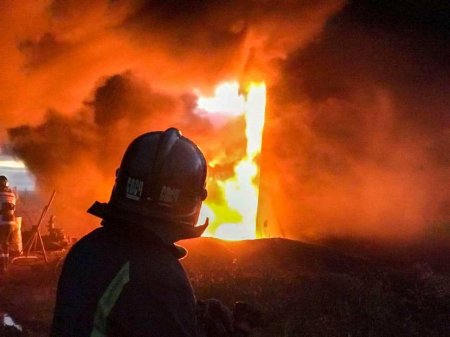 ВСУ нанесли удар по Белгородской области: в Шебекино начался сильный пожар (ФОТО, ВИДЕО)