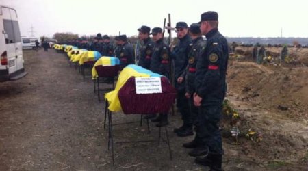 Из Соледара продолжают тянуться колонны с мёртвыми украинскими боевиками (В ...