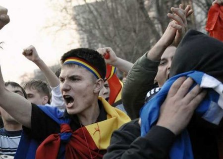 Молдавия: со всей страны люди стекаются на протест в Кишинёве (+ФОТО, ВИДЕО)