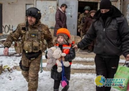 Из Славянска принудительно эвакуируют детей на Украину