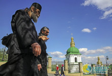 Монахам Киево-Печерской лавры приказали покинуть обитель