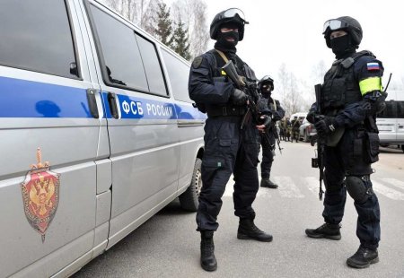 ФСБ задержала троих россиян за передачу военных сведений «Правому сектору» (ВИДЕО)