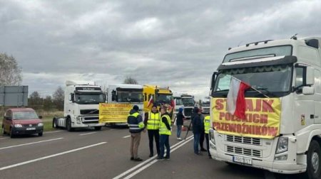 Словацкие дальнобойщики угрожают перекрыть главный пропускной пункт на границе с Украиной