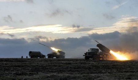 На Донбассе продолжается обострение ситуации. ВСУ ведут обстрелы из 