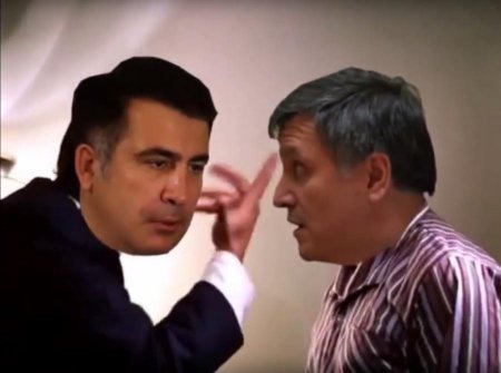 Мем дня: пользователи соцсетей высмеяли перепалку Арсена Авакова и Михаила Саакашвили