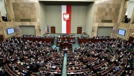 Сенат Польши призвал Сейм назвать Волынскую трагедию геноцидом