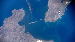 Космически красиво: Крымский мост с борта МКС