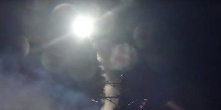Опубликовано видео авиаудара США по военной базе в Сирии
