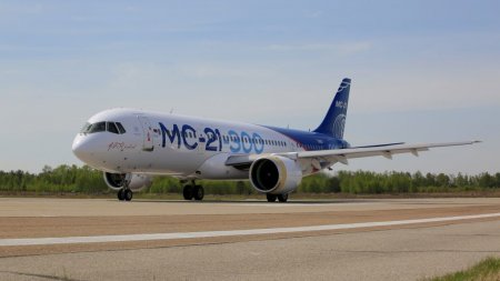 «Самолет МС-21 выполнил рулежки в рамках подготовки к летным испытаниям» Авиация