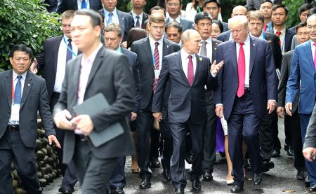Почему лидеры РФ и США не провели полноценную встречу во Вьетнаме