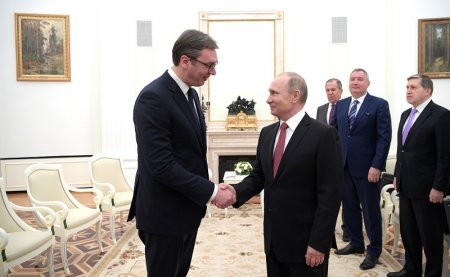 Глава Сербии обратился к президенту РФ за советом