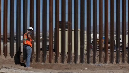 Американский суд запретил строительство стены на границе с Мексикой